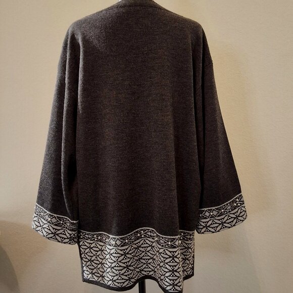 Theomiles Gray Wool Blend Tunic Sweater With Pearl Beaded Accents Keyhole Button - Picture 2 of 7